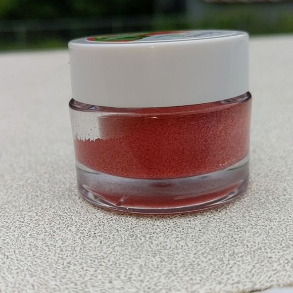 Juicy Watermelon Pot of Lip Scrub by St.Ives - Picture 3 of 7